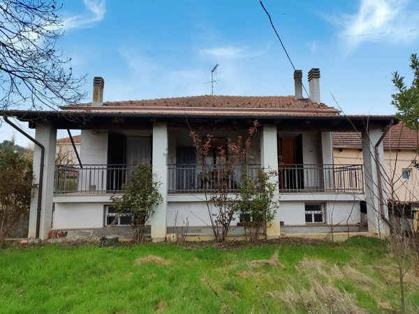 casa indipendente in vendita ad Acqui Terme