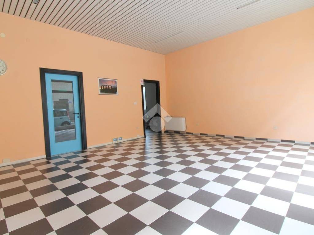 negozio in vendita ad Acqui Terme