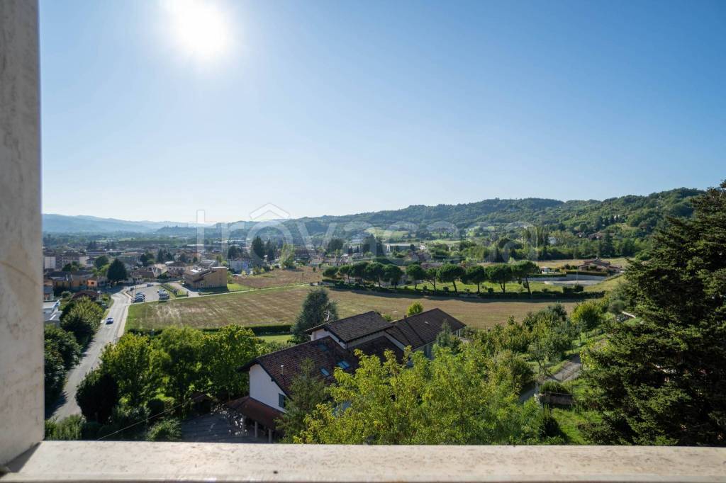 appartamento in vendita ad Acqui Terme in zona Moirano