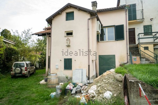 casa indipendente in vendita ad Acqui Terme