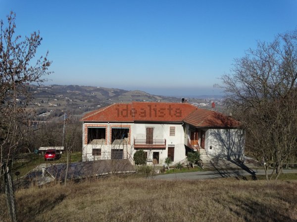 casa indipendente in vendita ad Acqui Terme