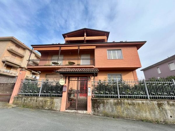 casa indipendente in vendita ad Acqui Terme