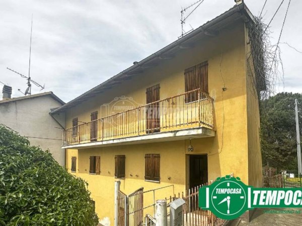 casa indipendente in vendita ad Acqui Terme in zona Lussito