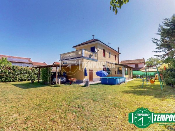 casa indipendente in vendita ad Acqui Terme