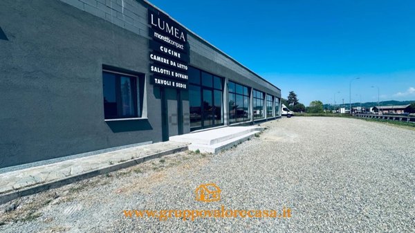locale commerciale in vendita ad Acqui Terme