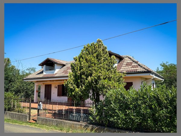 casa indipendente in vendita ad Acqui Terme