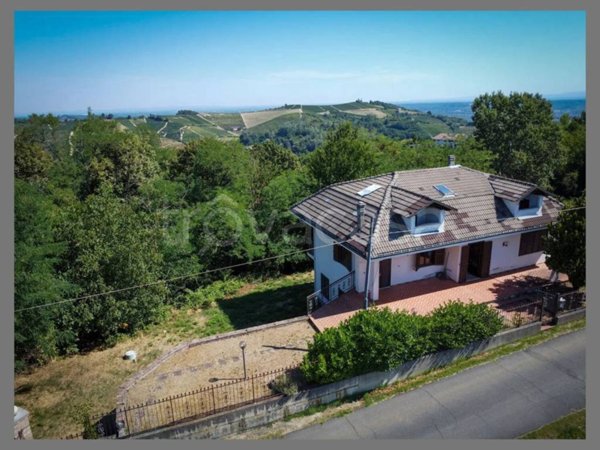 casa indipendente in vendita ad Acqui Terme in zona Moirano
