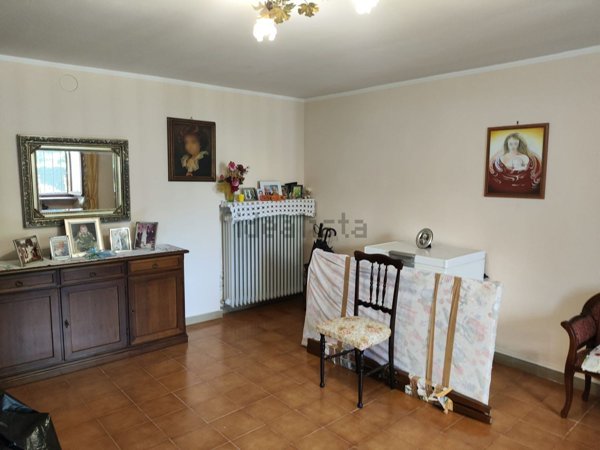 casa indipendente in vendita ad Acqui Terme in zona Moirano
