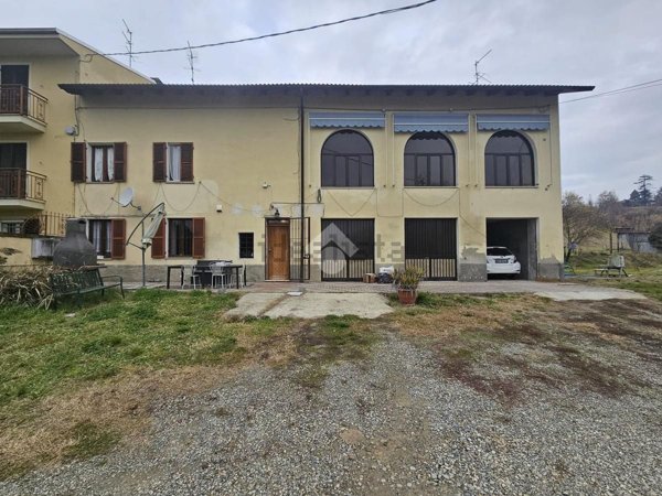 casa indipendente in vendita ad Acqui Terme