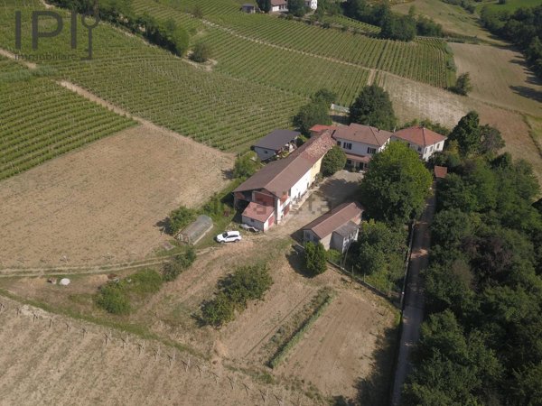 casale in vendita ad Acqui Terme in zona Moirano
