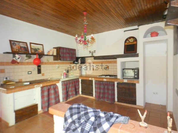 casa semindipendente in vendita ad Acqui Terme in zona Moirano