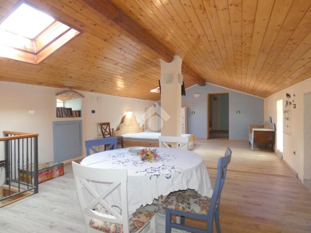 casa semindipendente in vendita ad Acqui Terme in zona Moirano