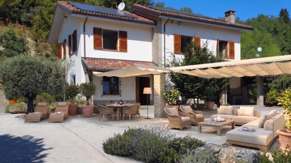 casa indipendente in vendita ad Acqui Terme in zona Moirano