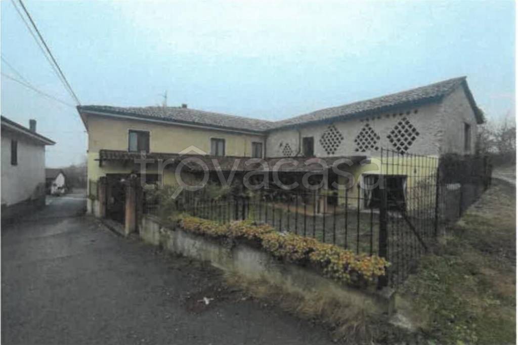 casa indipendente in vendita ad Acqui Terme