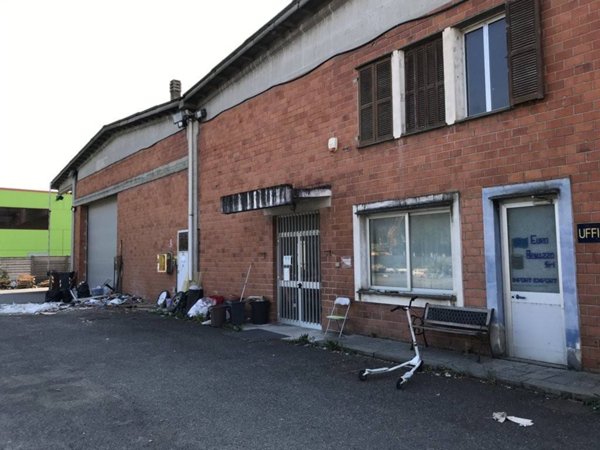 capannone in vendita ad Acqui Terme in zona Moirano