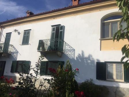 casa indipendente in vendita ad Acqui Terme in zona Moirano