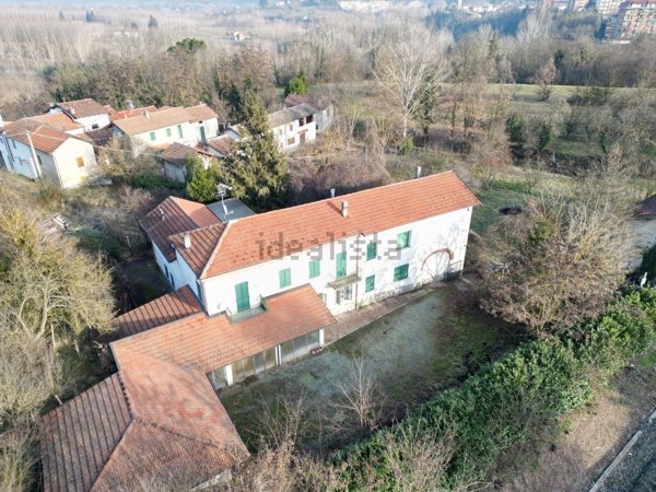 casa indipendente in vendita ad Acqui Terme in zona Moirano