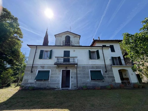 casa indipendente in vendita ad Acqui Terme in zona Lussito