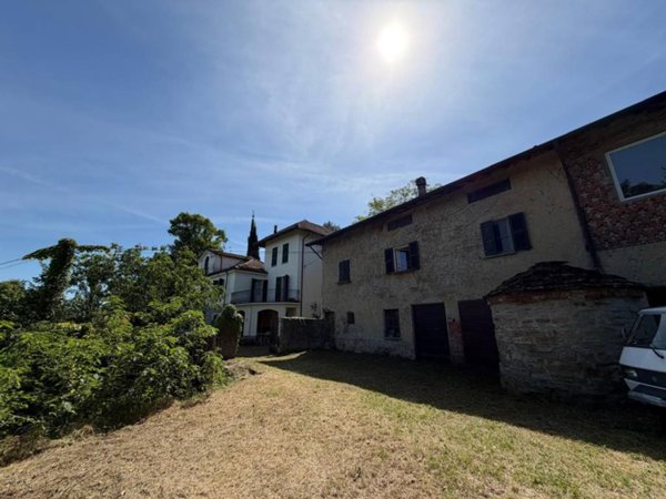 casa indipendente in vendita ad Acqui Terme in zona Lussito