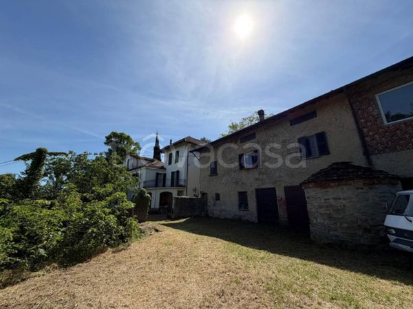 casa indipendente in vendita ad Acqui Terme in zona Lussito