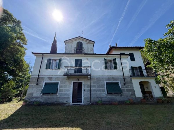 casa indipendente in vendita ad Acqui Terme in zona Lussito