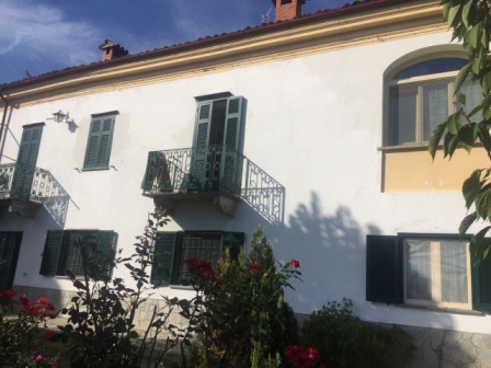 casa indipendente in vendita ad Acqui Terme in zona Moirano