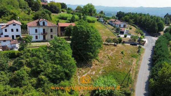 casa indipendente in vendita ad Acqui Terme in zona Moirano