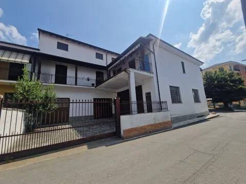 casa indipendente in vendita ad Acqui Terme