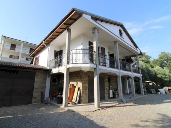 casa indipendente in vendita ad Acqui Terme in zona Moirano