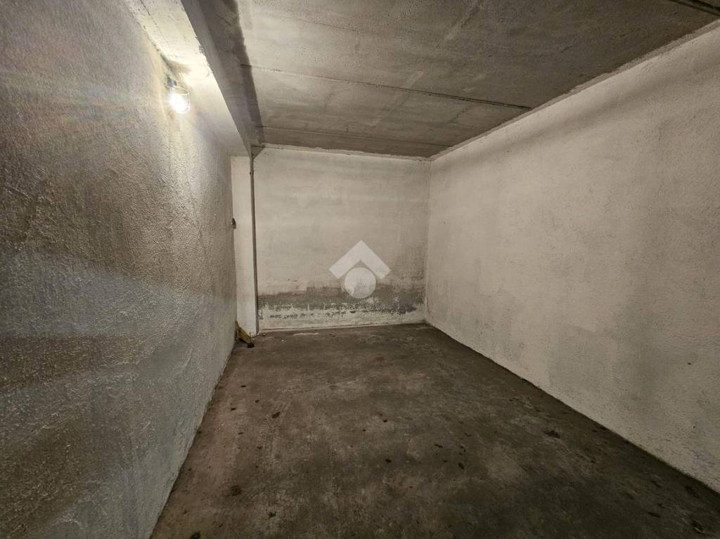 box auto in vendita ad Acqui Terme