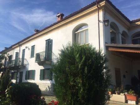 casa indipendente in vendita ad Acqui Terme in zona Moirano