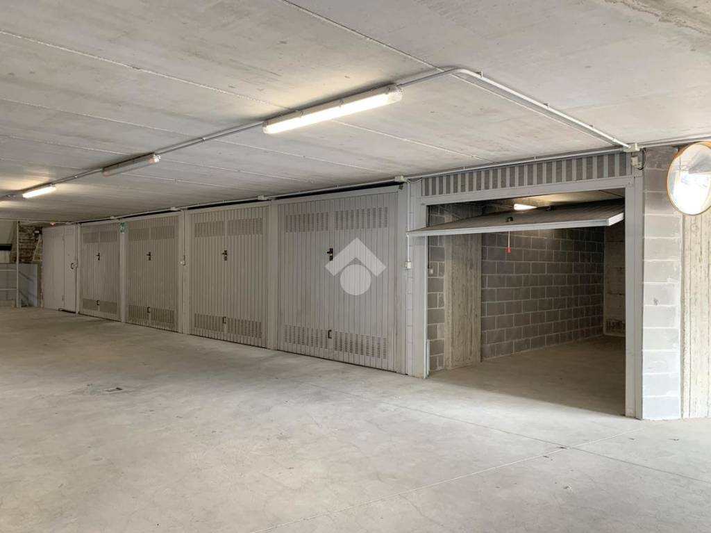 box auto in vendita ad Acqui Terme