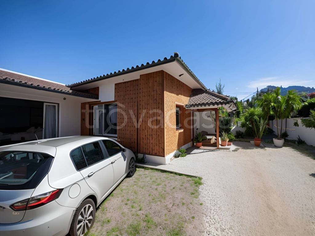 casa indipendente in vendita a Cavaglià