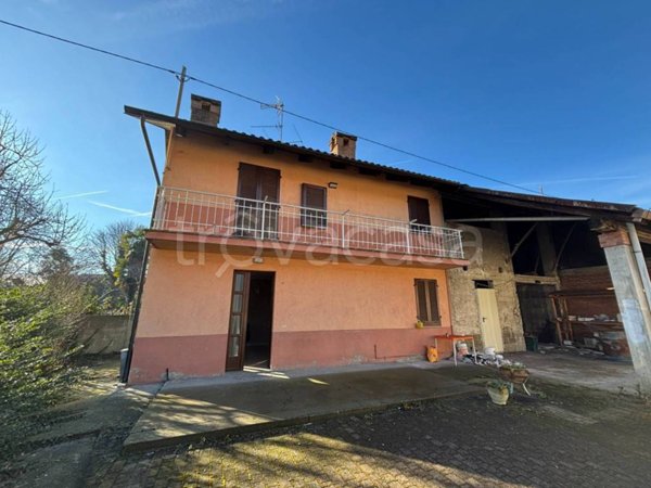 casa indipendente in vendita a Cavaglià
