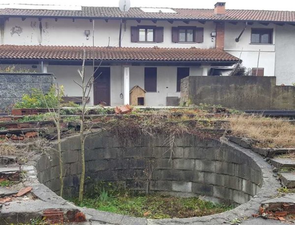 casale in vendita a Cavaglià