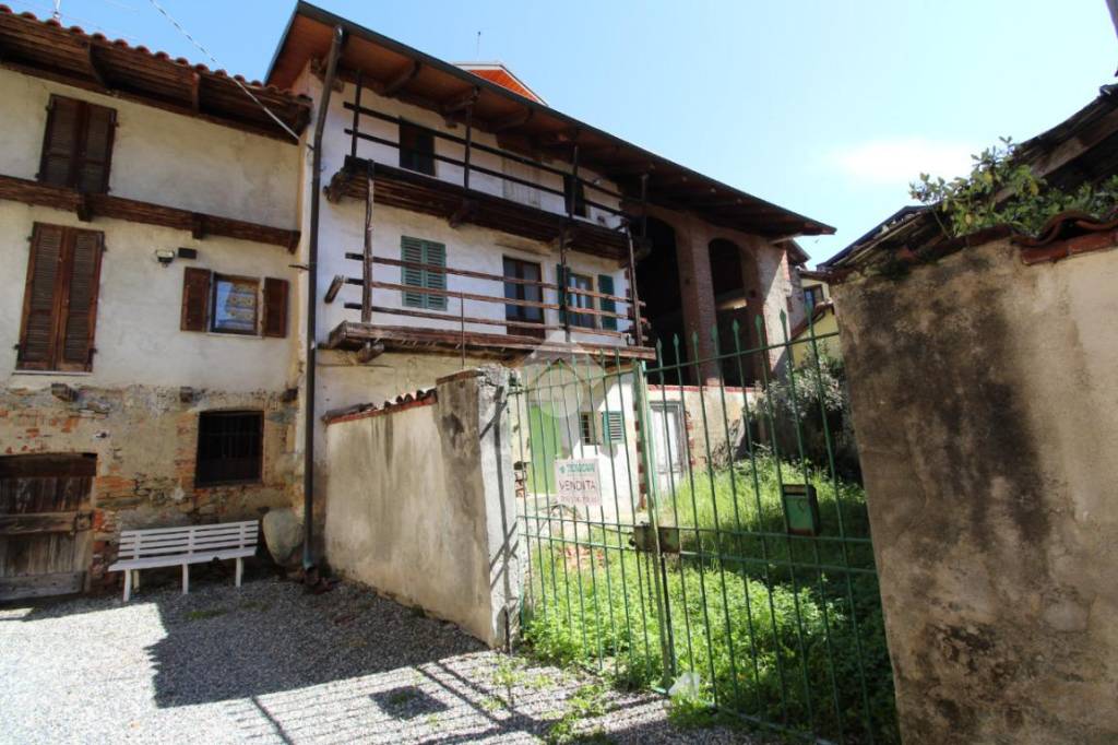 casa indipendente in vendita a Cavaglià