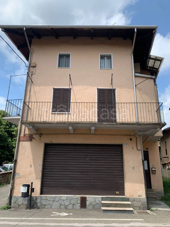 casa indipendente in vendita a Cavaglià