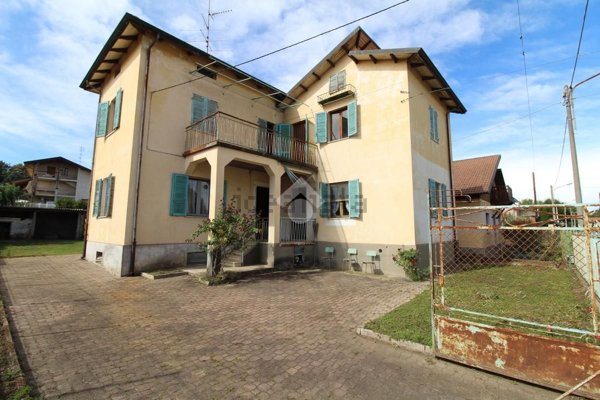 casa indipendente in vendita a Cavaglià