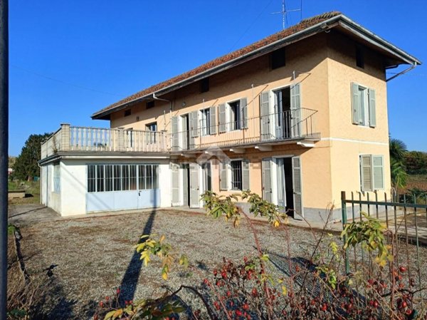 casa indipendente in vendita a Cavaglià