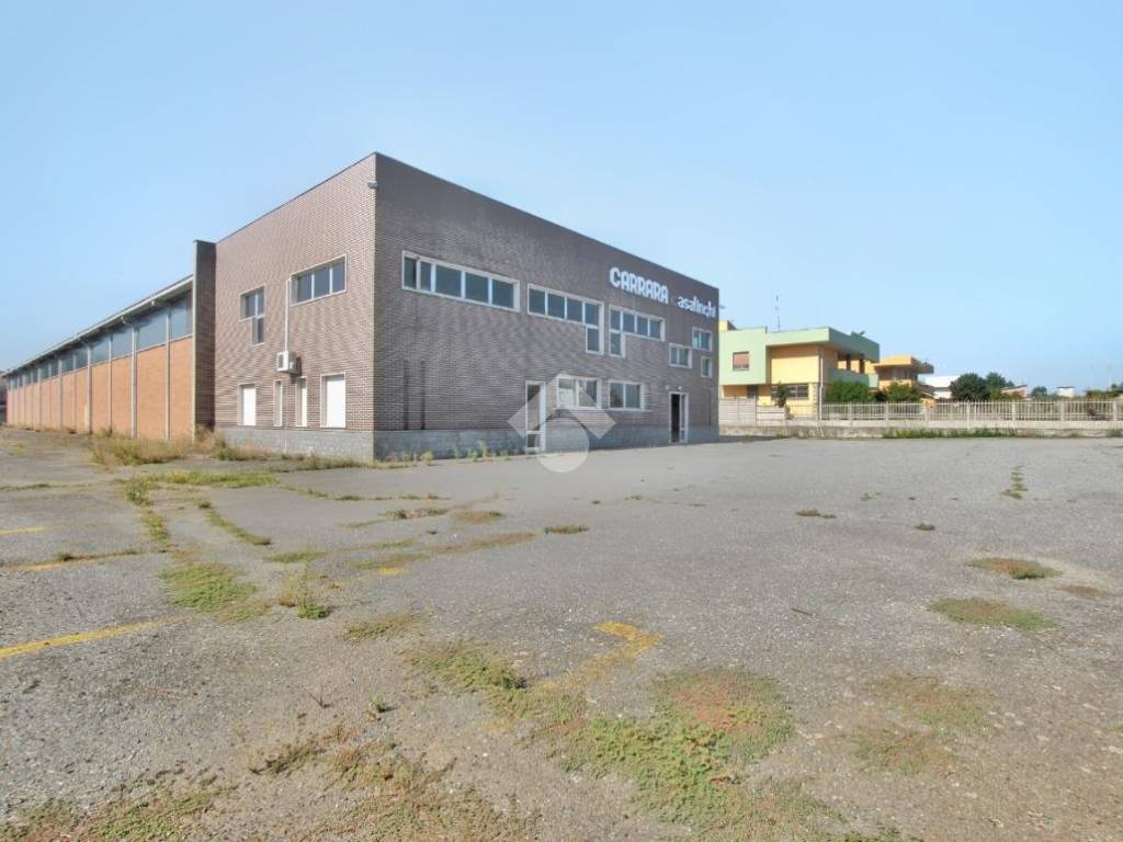 locale commerciale in vendita a Cavaglià