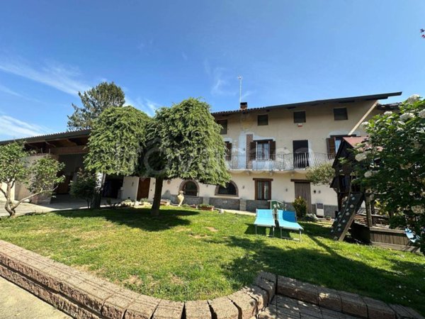 casa indipendente in vendita a Cavaglià
