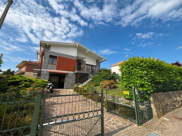 casa indipendente in vendita a Cavaglià