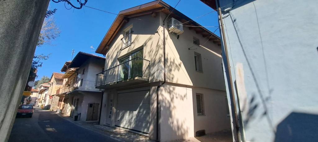 casa indipendente in vendita a Cavaglià