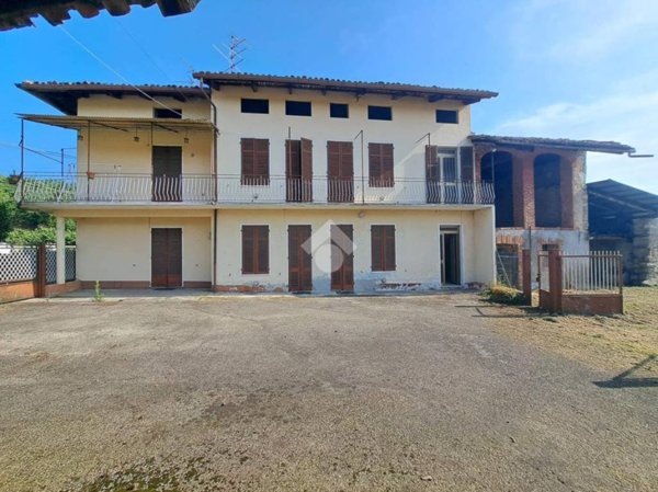 casa indipendente in vendita a Cavaglià