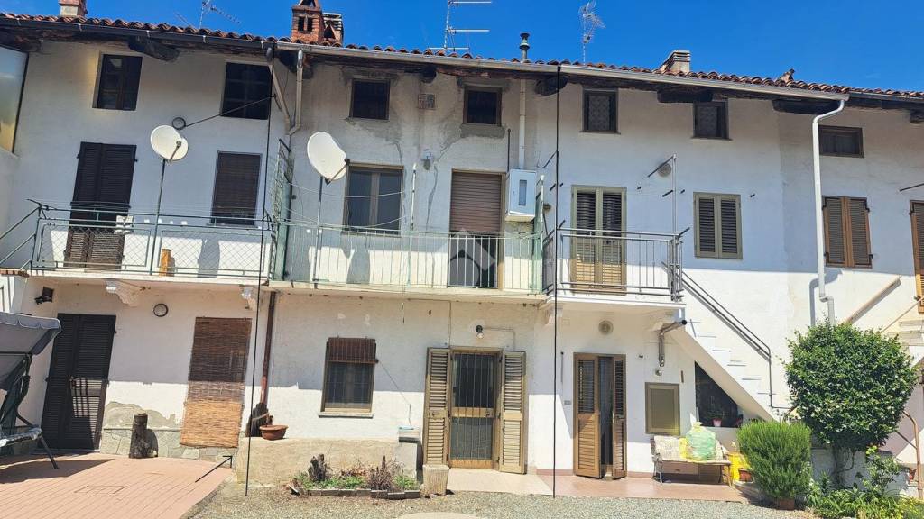 casa indipendente in vendita a Cavaglià