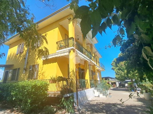 casa indipendente in vendita a Cavaglià