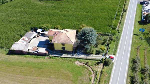 casa indipendente in vendita a Cavaglià