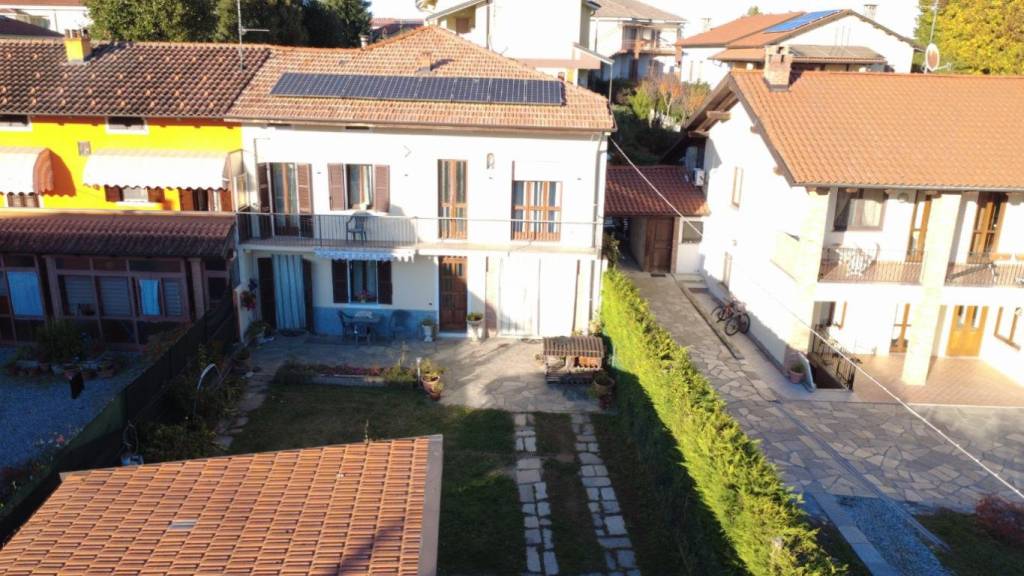 casa indipendente in vendita a Cavaglià