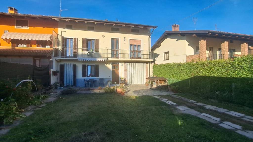 casa indipendente in vendita a Cavaglià
