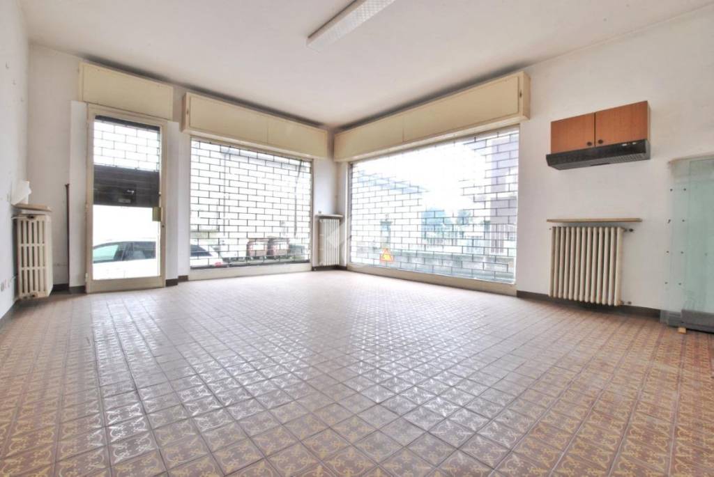 negozio in vendita a Cavaglià